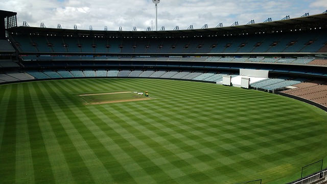 卡斯尔：上次打湖人我们只输了个位数，但让他们罚了太多球